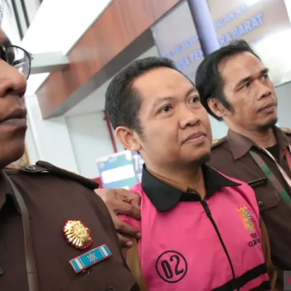 Kejati NTB tahan dua tersangka korupsi aset Gili Trawangan Kejati NTB tahan dua tersangka korupsi aset Gili Trawangan