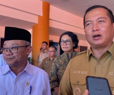 Pantau MPLS di Mataram, Mu'ti Kenalkan Program Jeda Ceria ke Siswa Pantau MPLS di Mataram, Mu'ti Kenalkan Program Jeda Ceria ke Siswa