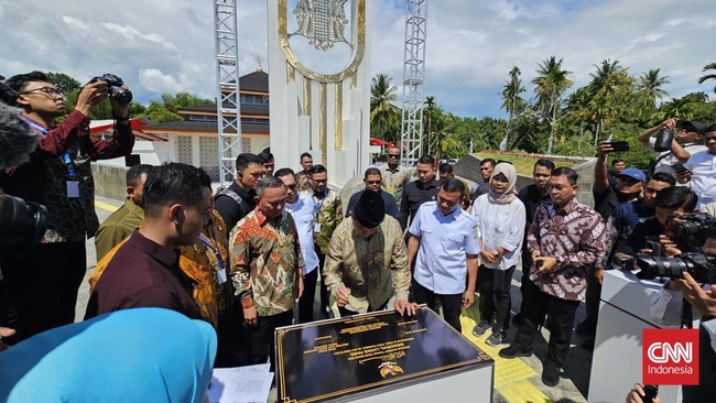 Yusril Resmikan Monumen Rumoh Geudong, Lokasi Pelanggaran HAM Aceh Yusril Resmikan Monumen Rumoh Geudong, Lokasi Pelanggaran HAM Aceh